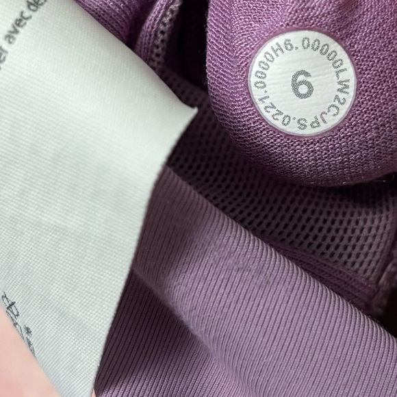 Lululemon Energy Bra 6 High Neck Long Line Tough Medium Support B–D Cup
Jubilee - Picture 6 of 6